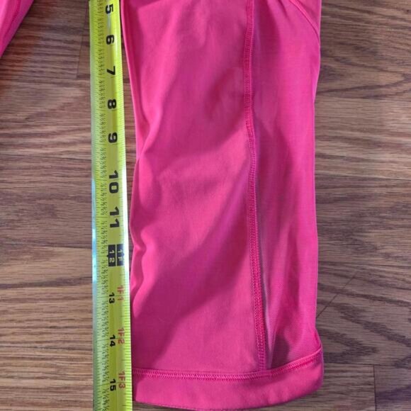 Lululemon Cropped Pink Mesh Leggings size 4 - Picture 3 of 8